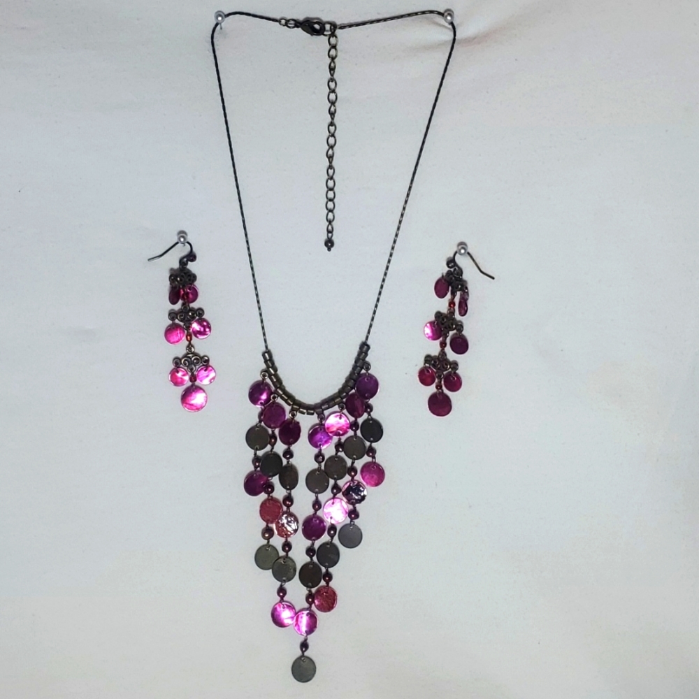 Pink and bronze 20" necklace and dangling earrings set. Adjustable to 16.5".